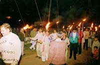 Turba destrói local de filmagens