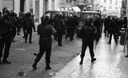 Repressão policial na Rua do Carmo