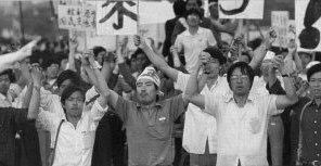 Os operários juntam-se aos estudantes na Praça Tiananmen