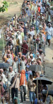 Manifestação em Lalgarh de apoio ao Comité Popular Contra as Atrocidades Policiais, 16 Junho 2009