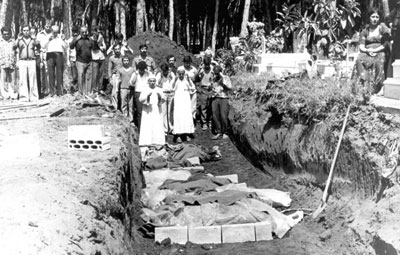Funeral de mártires do massacre de Sabra e Shatila em 1982