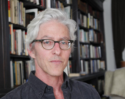 George Prochnik em casa em Brooklyn (Foto: Shaun Randol)