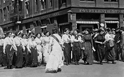 O protesto das trabalhadoras da fábrica Triangle em Nova Iorque em 1911