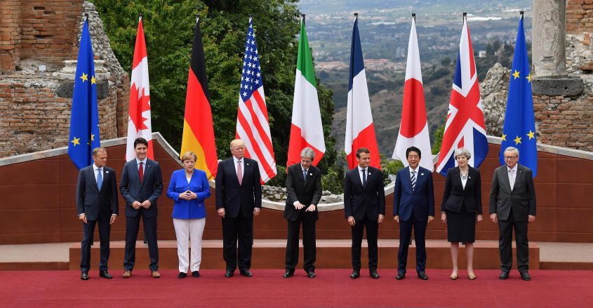 Foto oficial da cimeira do G7 em Taormina